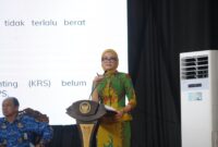 FOTO: Ketua TP-PKK Provinsi l Kalteng Ivo Sugianto Sabran menyampaikan paparannya saat rapat Kerja Daerah terkait Peran TP-PKK dalam Percepatan Penurunan Stunting di Provinsi Kalteng. (FOTO: IST)