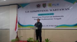FOTO: Wakil Gubernur Kalteng Edy Pratowo saat membuka acara UKW angkatan 21 PWI Kalteng. (FOTO: IST) 