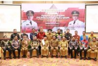 FOTO: Gubernur Sugianto Sabran Bersama Wakil Gubernur Edy Pratowo saat menghadiri Rapat Umum Pemegang Saham. (FOTO: IST)