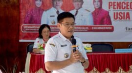FOTO: Kepala Bidang Pengendalian Penduduk dan Keluarga Berencana, Yuyun Wahyudi saat membacakan sambutan kepala dinasnya pada sosialisasi pencegahan PAU di Bartim,