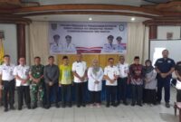 FOTO: Foto bersama wakil Bupati Kotim Irawati bersama staf ahli Provinsi Kalteng di Gedung Wanita Sampit. 
