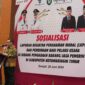 FOTO: Bupati Kotim Halikinnor saat membuka acara kegiatan Sosialisasi Laporan LKPM dan Pembinaan Pelaku Usaha Barang dan Jasa. (FOTO: IST)