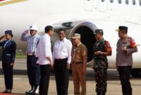 Gubernur Kalimantan Tengah Sugianto Sabran Menyambut Kedatangan Presiden Joko Widodo. (FOTO: IST)