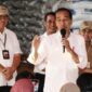Presiden Joko Widodo didampingi Gubernur Kalteng Sugianto Sabran meninjau stok Beras di BULOG Palangka Raya. (FOTO: IST)