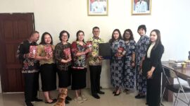 FOTO: IST. Ketua DPD APJI Kalteng Fayola Athalia H Are Foto bersama DMPTSP Provinsi Kalimantan Tengah. 