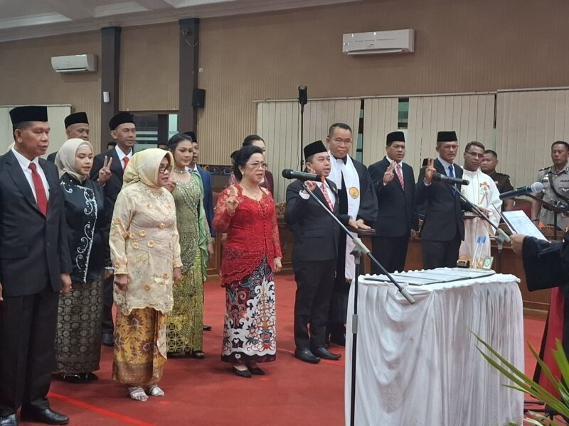 FOTO: IST.  Rinie Anderson di tunjunk menjadi ketua DPRD Kotim sementara.