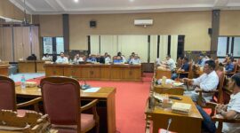 FOTO: Anggota DPRD Kotim menggelar rapat bersama PT. SCC. (IST) 