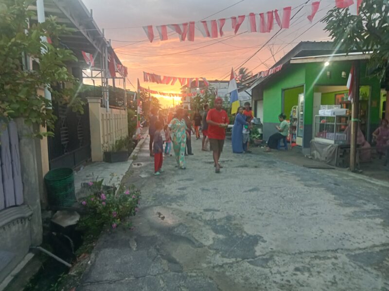 FOTO: Warga Jalan Delima 12 Sampit merayakan hari kemerdekaan. (IST)