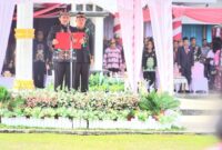 FOTO: Wakil Gubernur Provinsi Kalteng H. Edy Pratowo saat pimpin Upacara Peringatan Hari Jadi ke-65 Kabupaten Barito Selatan. (IST)