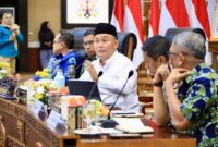 RAPAT KOORDINASI : Gubernur Provinsi Kalteng H. Sugianto Sabran saat melakukan rapat koordinasi yang dilaksanakan di Aula Jayang Tingang, Kantor Gubernur Kalteng. (IST)