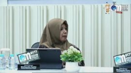 Anggota Bawaslu Provinsi Kalteng, Koordinator Divisi pencegahan, Partisipasi dan Hubungan Masyarakat Hj. Siti Wahidah saat menjadi narasumber Podcast yang digelar Diskominfosantik. (IST)