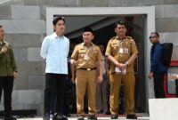 FOTO : Gubernur dampingi Wakil Presiden saat di bundaran besar. (IST)