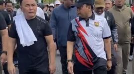FOTO: Gubernur Kalimantan Tengah H. Sugianto Sabran saat melaksanakan jalan sehat. (IST)