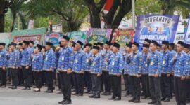 Upacara bendera peringatan HUT  ke-79 PU.  Tampak pegawai PU Kalteng peserta upacara (IST)