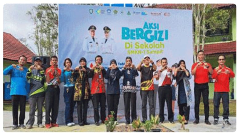 Kepala Disdik Kotim, Muhammad Irfansyah ketika menghadiri acara Aksi Bergizi di Sekolah tingkat Kabupaten Kotim tahun 2024 yang dilaksanakan di SMKN I Sampit.(IST)
