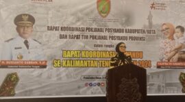 Ketua TP-PKK Provinsi Ivo Sugianto Sabran saat membuka rapat Koordinasi Posyandu se-Kalimantan Tengah. (IST)