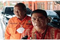 Asisten I Setda Kotim, Rihel kanan didampingi Kepala BPBD Kotim, Multazam kiri.(IST)