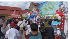 Suasana stand dalam acara Gebyar Merdeka Pameran Hasil Karya Siswa SDMI se Kecamatan Baamang di SDN 4 Baamang Hilir.(IST)