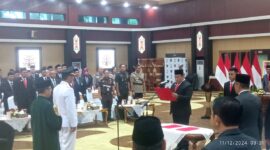 Wakil Gubernur Edy Pratowo membacakan kata-kata pelantikan.(IST)