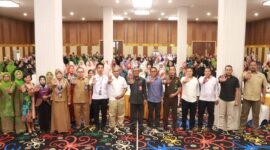 Foto bersama Kegiatan Sosialisasi Pencegahan Ekstremisasi, Terorisme dan Penyalahgunaan Narkoba yang dibuka oleh Plt Sekda Kalteng Katma F. Dirun, turut hadir Unsur Forkopimda, Kepala Instansi Vertikal, seluruh Pejabat Administrator, Pengawas, JFT dan Pelaksana Badan Kesbangpol Prov Kalteng, serta perwakilan TP PKK Prov Kalteng, DWP Prov Kalteng, dan Organisasi Keagamaan Prov Kalteng, Senin 2 Desember 2024