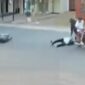 tangkapan layar hasi rekaman CCTV dari rumah warga terkait aksi begal di Jalan Nanas IV. Tampak korban terseret sepeda motor pelaku (IST)