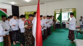 Mewakili PBNU, Ketua PWNU Kalteng HM Wahyudi F. Dirun melantik PCNU Kotim, Sabtu 21 Desember 2024. (CHOLID)