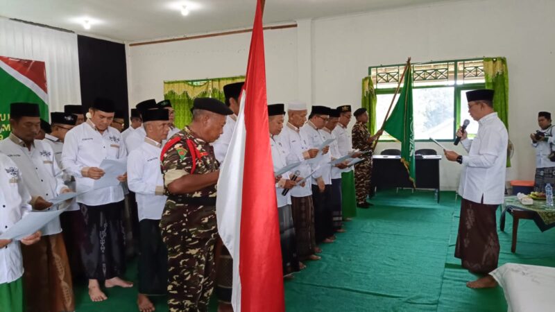 Mewakili PBNU, Ketua PWNU Kalteng HM Wahyudi F. Dirun melantik PCNU Kotim, Sabtu 21 Desember 2024. (CHOLID)