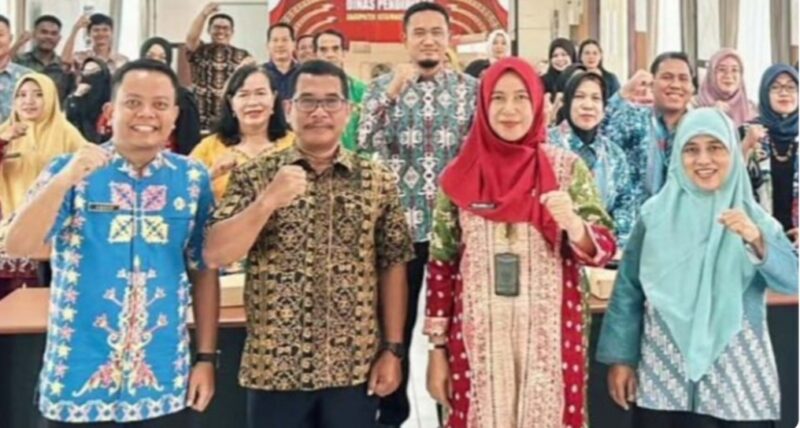 Kasi Kurikulum dan Penilaian SD Disdik.(IST)