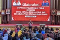Bupati Kotim saat berbincang dengan seluruh guru se kotim.(IST)