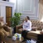 MENERIMA : Kepala BKD Provinsi Kalteng Lisda Arriyana saat menerima kunjungan Kepala Perwakilan BKKBN Provinsi Kalteng Jeanny Yola Winokan, Senin (13/1).(IST)