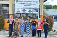 FOTO BERSAMA: Ketua Umum DPD APJI Provinsi Kalteng Fayola Athalia H.Are saat foto bersama usai melakukan Audiensi dan Kesepakatan dengan SLBN 2 Palangkaraya terkait Program MBG, Jumat (17/1).(IST)