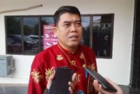 DIWAWANCARAI : Kepala Disdik Kotim, Muhammad Irfansyah saat diwawancarai awak media, belum lama ini.(IST)