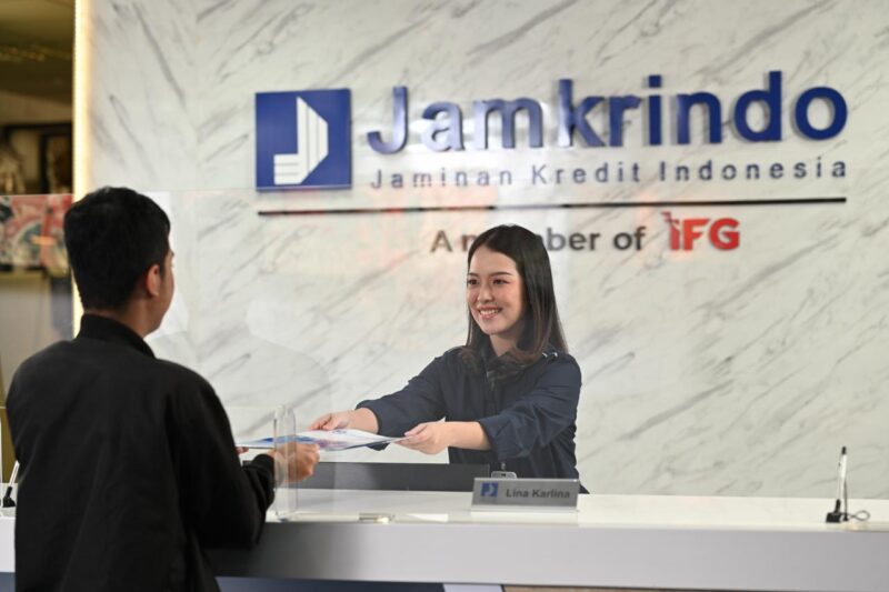 PT Jamkrindo terus berkomitmen untuk meningkatkan kualitas sumber daya manusia (SDM) guna mendukung pertumbuhan bisnis perusahaan dan mewujudkan visinya sebagai perusahaan penjaminan yang menjadi preferensi utama dalam akses keuangan bagi UMKM dan koperasi. (IST)