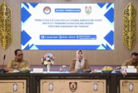 MEMBUKA : Kepala BKD Provinsi Kalteng saat  membuka kegiatan Penelitian Bagi Satuan Praja Utama Angkatan XXXII IPDN yang dilaksanakan di Aula BKD Provinsi, Senin (6/1).(IST)