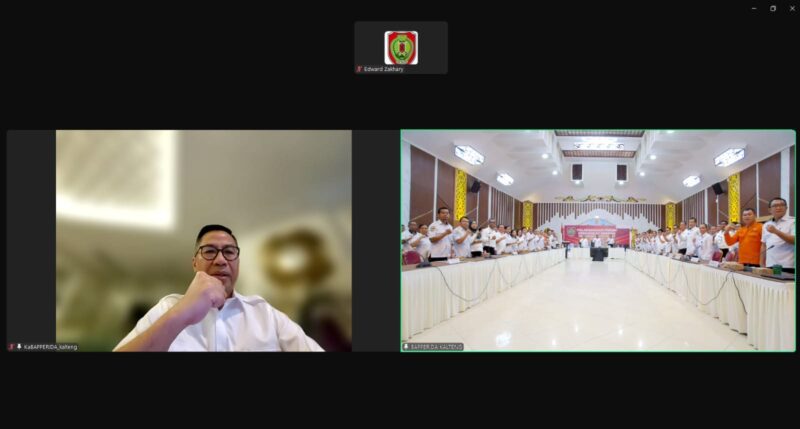 SAMBUTAN : Kepala Bapperida Provinsi Kalteng Leonard S. Ampung saat menyampaikan sambutan via Zoom Meeting pada acara Forum Gabungan Perangkat Daerah Tahun 2025, Rabu (19/2).(IST)