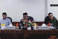 PIMPIN : Plt. Sekda Provinsi Kalteng Katma F. Dirun saat memimpin rapat koordinasi persiapan pelaksanaan Makan Bergizi Gratis (MBG) secara virtual di Ruang Bajakah pada Jumat (10/1).(IST)
