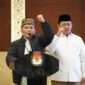 SAMBUTAN : Calon Gubernur dan Wakil Gubernur terpilih yakni H. Agustiar Sabran dan H. Edy Pratowo, saat memberikan sambutan usat rapat pleno, Kamis (6/2).(IST)