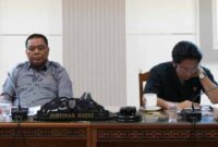 RAPAT: Ketua Komisi IV DPRD Provinsi Kalteng Lohing Simon saat memimpin rapat dengan pendapatan dengan sejumlah OPD, Selasa (4/2).(IST)