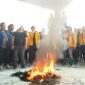 Mahasiswa saat berorasi di depan Kantor DRPD Kalteng.(IST)