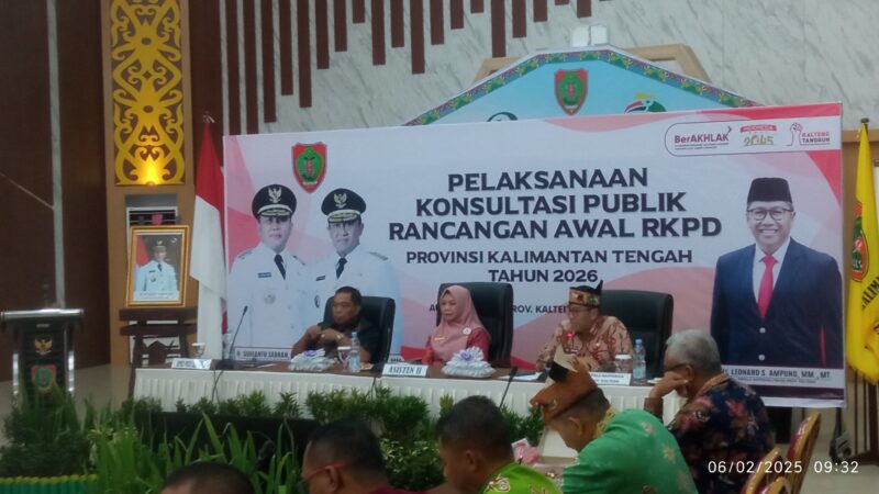 Sri Widanarni dalam forum konsultasi Publik Rancangan Awal RKPD Kalteng 2026 di Aula Bapperida.(IST)