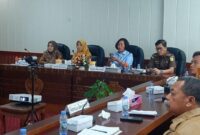PERIZINAN - Asisten Perekonomian dan Pembangunan Setda Kalteng Sri Widanarni saat menghadiri penandatanganan nota kesepahaman penyelenggaraan perizinan di daerah secara virtual dari Ruang Rapat Bajakah, Lt II Kantor Gubernur Kalteng belum lama ini.(IST)