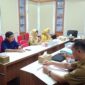 ARAHAN : Kepala Dinas TPHP Provinsi Kalteng melalui Sekretaris Dinas Retno Nurhayati Utaminingsih saat menyampaikan arahan pada penanganan kontrak kerja sama yang dilaksanakan di Aula Dinas TPHP Provinsi Kalteng, Selasa (4/2).(IST)