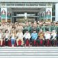 Plt. Sekda Kalteng Katma bersama rombongan perjalanan Religi 2025.(IST)