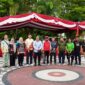Plt. Sekda Kalteng Katma F Dirun bersama ASN lingkup Pemprov Kalteng dalam kegiatan senam bersama.(IST)