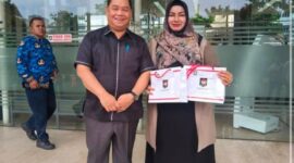 SIAP DILANTIK: Bupati Kotim Halikinnor dan Wabup Kotim, Irawati usai melaksanalan cek kesehatan di Jakarta, Senin (17/2).(IST)
