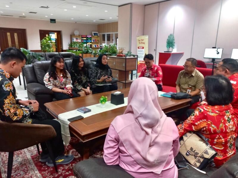 KONSULTASI : Pemerintah Provinsi Kalteng saat mengkonsultasikan proses penyusunan instrument evaluasi dengan Kemenpan RB dan BRIN yang dilaksanakan di Ruang Pertemuan Kemenpan RB dan Gedung Widya Graha BRIN, pada Kamis (13/02).(IST)