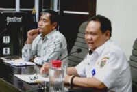 MEMBUKA ACARA : Sekretaris DLH Provinsi Kalteng Noor Halim saat membuka acara kunjungan kerja DPRD Pulang Pisau ke DLH Kalteng, Rabu (19/2).(IST)