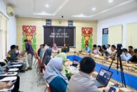 HADIRI : Asisten Perekonomian dan Pembangunan Setda Provinsi Kalteng Sri Widanarni saat menghadiri Konferensi Pers Berita Resmi Statistik BPS Provinsi Kalteng, Rabu (5/2).(IST)