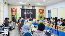 HADIRI : Asisten Perekonomian dan Pembangunan Setda Provinsi Kalteng Sri Widanarni saat menghadiri Konferensi Pers Berita Resmi Statistik BPS Provinsi Kalteng, Rabu (5/2).(IST)
