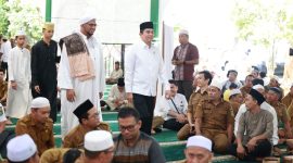 HADIRI : Bupati Tanah Bumbu Andi Rudi Latif saat menghariri Buka Puasa Bersama dengan Seluruh ASN/ Pegawai lingkup Pemerintah Kabupaten Tanah Bumbu, di Pendopo Serambi Madinah Kantor Bupati Senin (10/03).(IST)